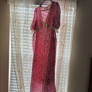 Chic Pink Floral Maxi Dress